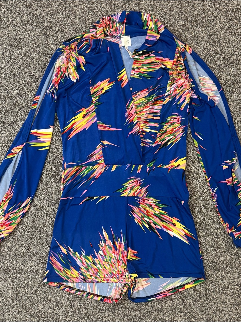 NWT Boutique Blue Multicolor V-Neck Long Sleeve Romper - Picture 3 of 9